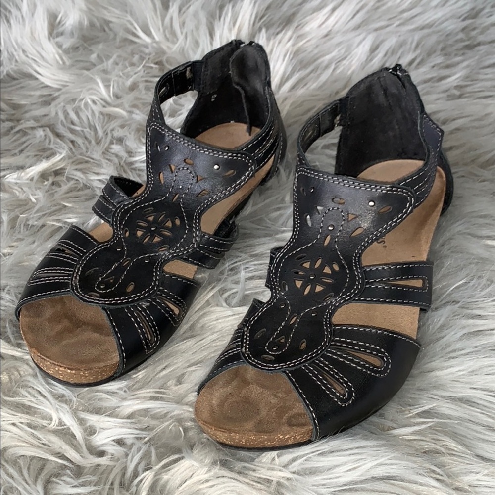 Earths Origins sandals